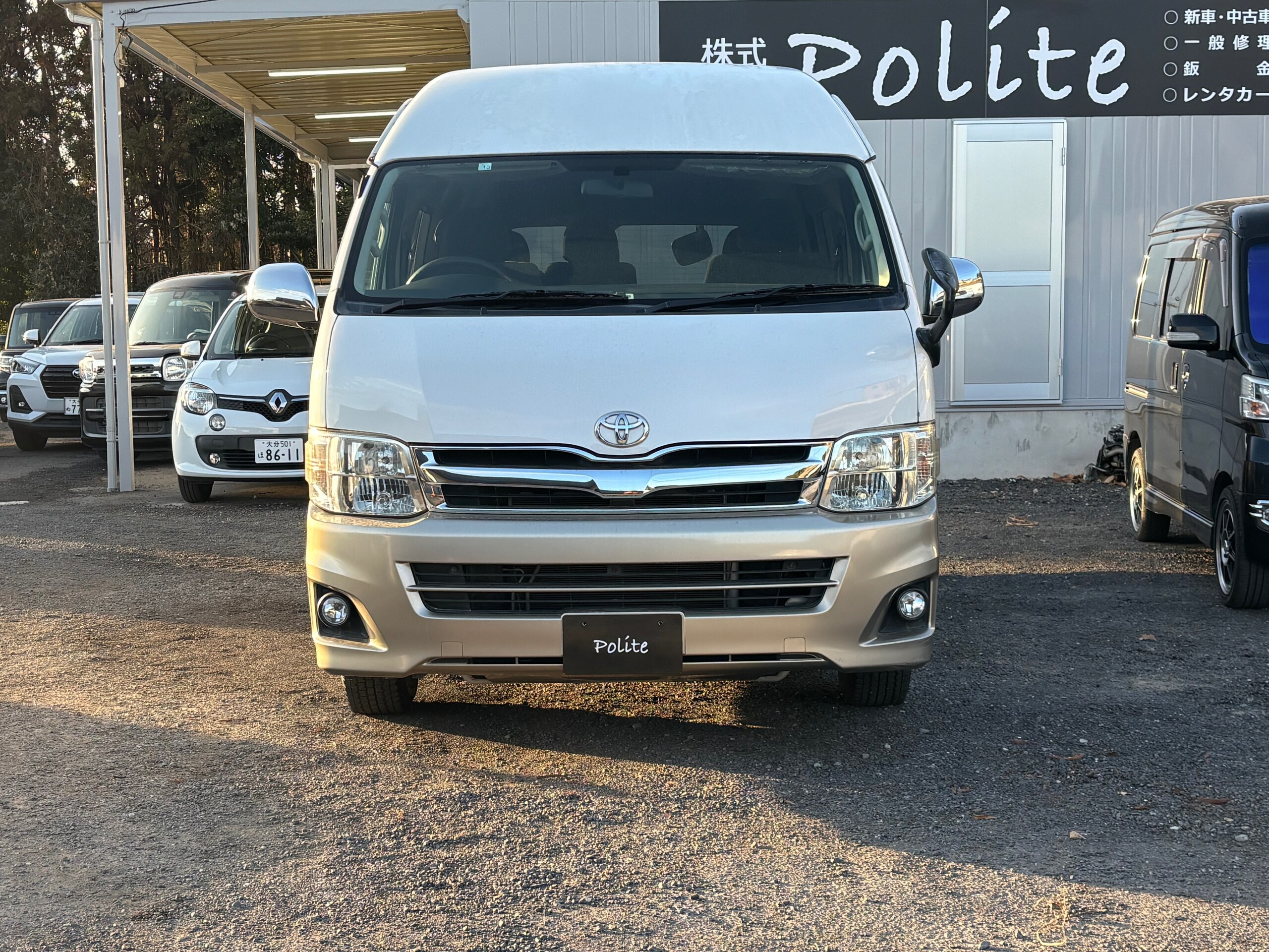 トヨタ  ハイエース